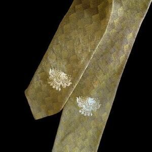 Crest Print Skinny Tie Vintage 1960’s Green Rayon California Necktie 56” x 2”